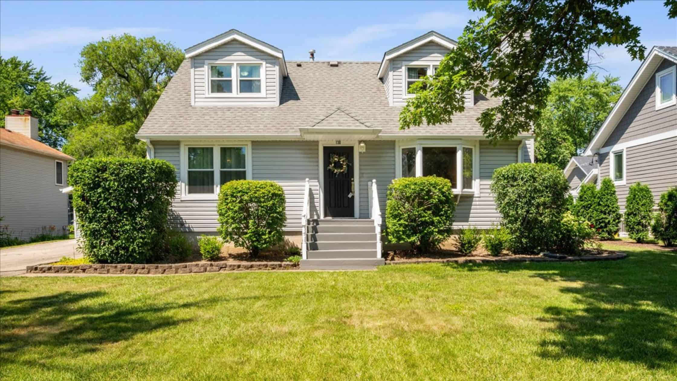 130 69th St, Darien, IL 60561
